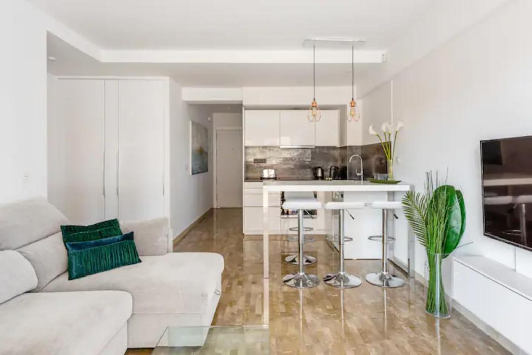 Apartamento Piccadilly Suite ตอร์เรโมลิโนส ภายนอก รูปภาพ