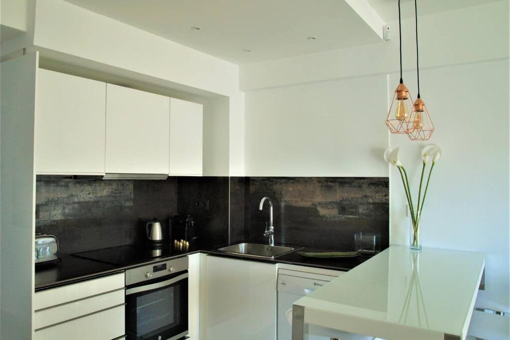 Apartamento Piccadilly Suite ตอร์เรโมลิโนส ภายนอก รูปภาพ