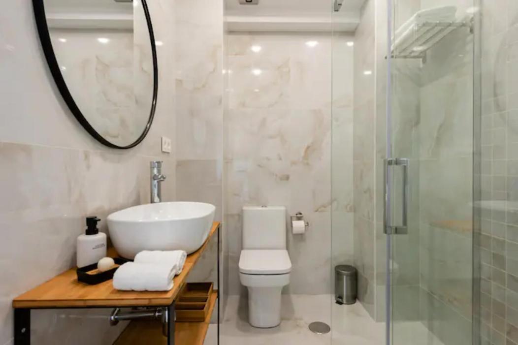 Apartamento Piccadilly Suite ตอร์เรโมลิโนส ภายนอก รูปภาพ